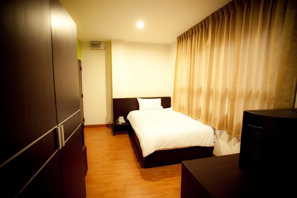 Khaosan Park Resort Бангкок Екстер'єр фото